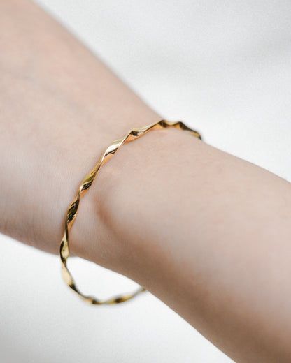 Twirl of Gold | Bracelet